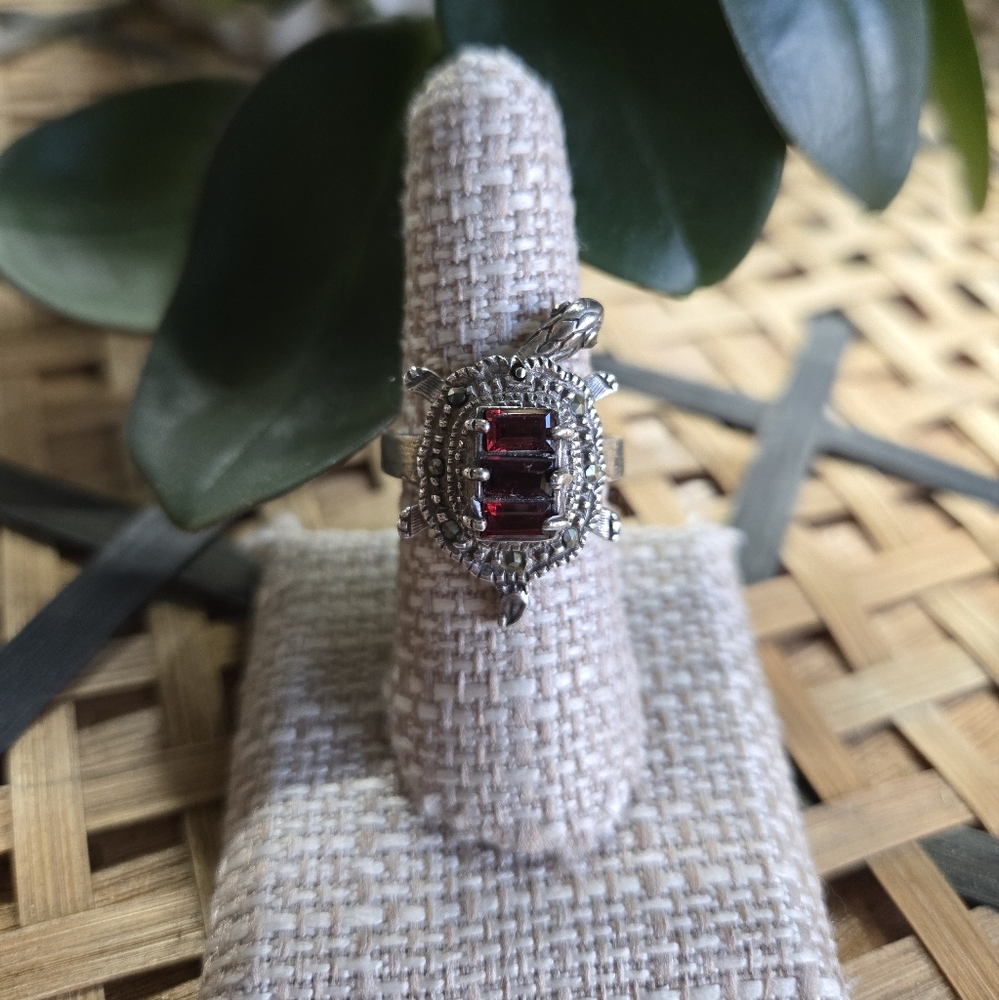 Sterling Silver Garnet Turtle Ring SIZE 8